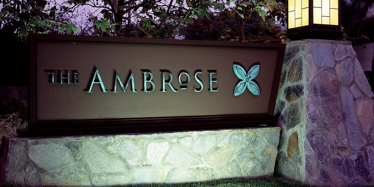 Ambrose Hotel 4*